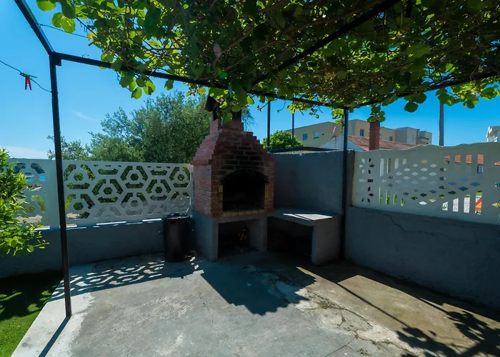 アパート Chiara プーラ